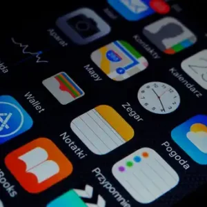 Complete iOS 11 and Swift 4 is a comprehensive, hands-on training program designed to teach you how to build fully functional iOS applications using Swift 4 and the iOS 11 SDK.